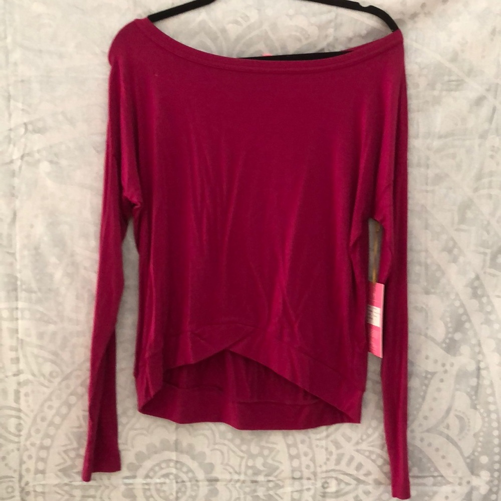 Keara long sleeve top with open back detail.